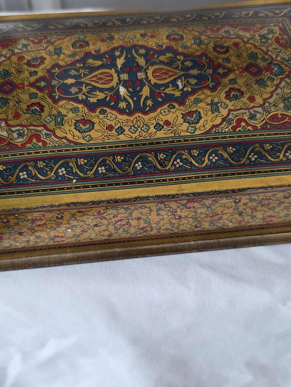 Vintage Antique CANCO Gold Litho Persian Rug Tapestry Tin Box